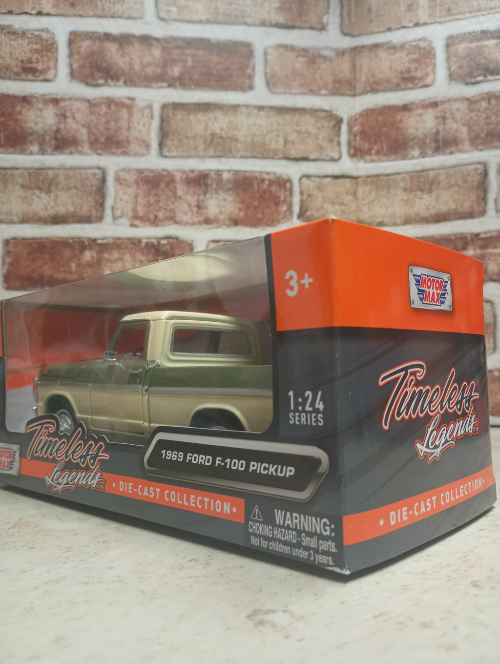 1969 FORD F-100 PICKUP 1:24 DIECAST BY MOTORMAX